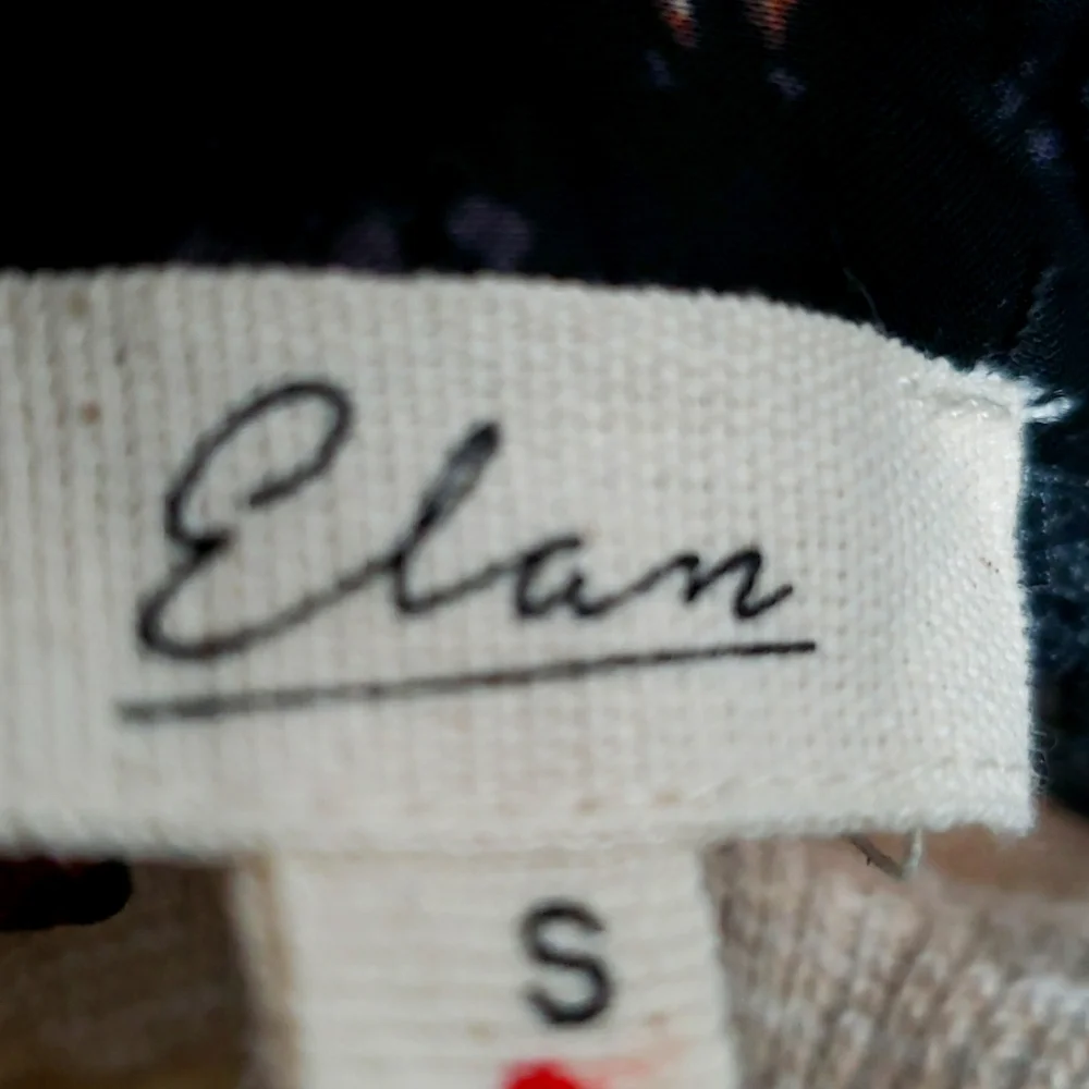 Elan Black and Tan Floral Ruffled Blouse Sz S - Picture 7 of 7